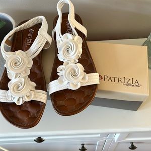 Patrizia by Spring Step brand, size 8/39, white
